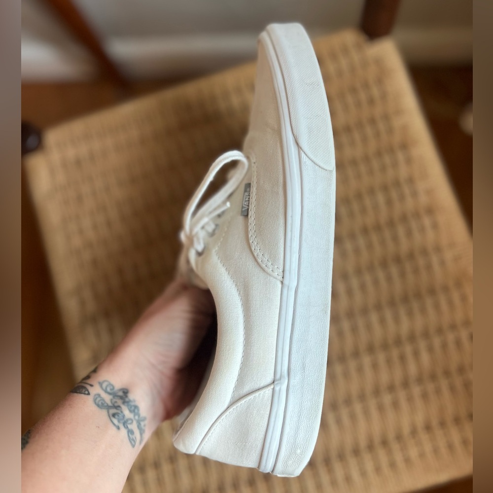 Vans Era Triple White Sneakers Size 12 Women / 10.5 Men Canvas Classic Low Top - Picture 9 of 14